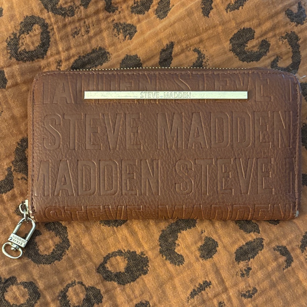 Steve Madden Brown Wallet